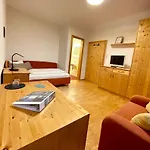 Moertbauerhof Und Haus Fruehauf Farm stay Seeboden